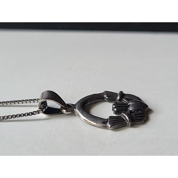 925 Sterling Silver Claddagh Pendant Necklace, Vintage - Picture 4 of 10